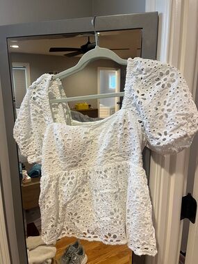 Lilly Pulitzer White Eyelet Puff Sleeve Peplum Top
